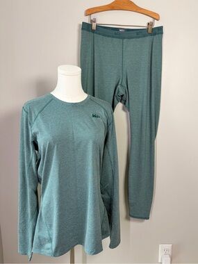 REI Women’s Striped Base Layer Long Sleeve Shirt and Leggings
